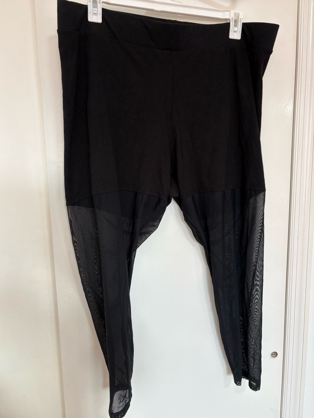 Torrid Mesh Leggings w/ Built-in Shorts - size 4 (4x)